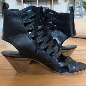 Sexy Marc Jacobs black leather tie up sandals